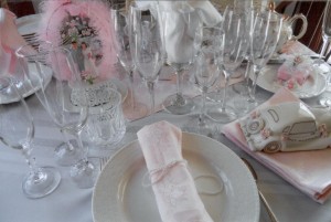 Contemporary Glassware and Settings
